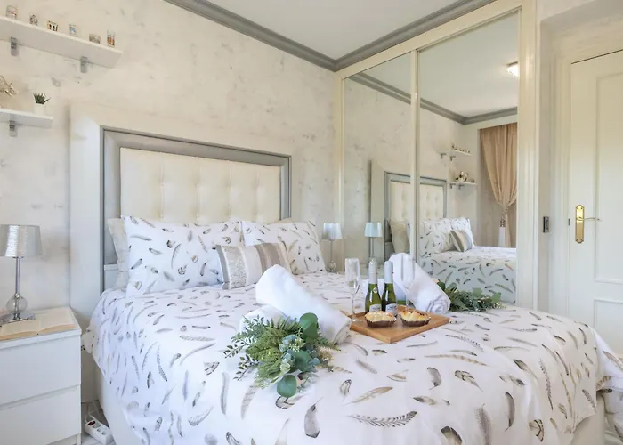 Dama De Noche Ll - Puerto Banus * 马尔韦利亚