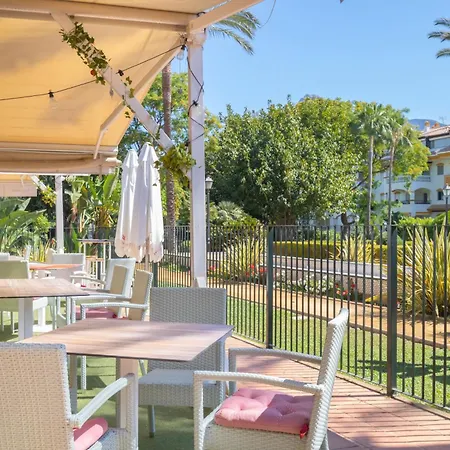 Dama De Noche Ll - Puerto Banus *